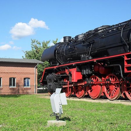 Eisenbahnromantik Hotel Meyenburg  Buitenkant foto