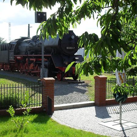 Eisenbahnromantik Hotel Meyenburg  Buitenkant foto